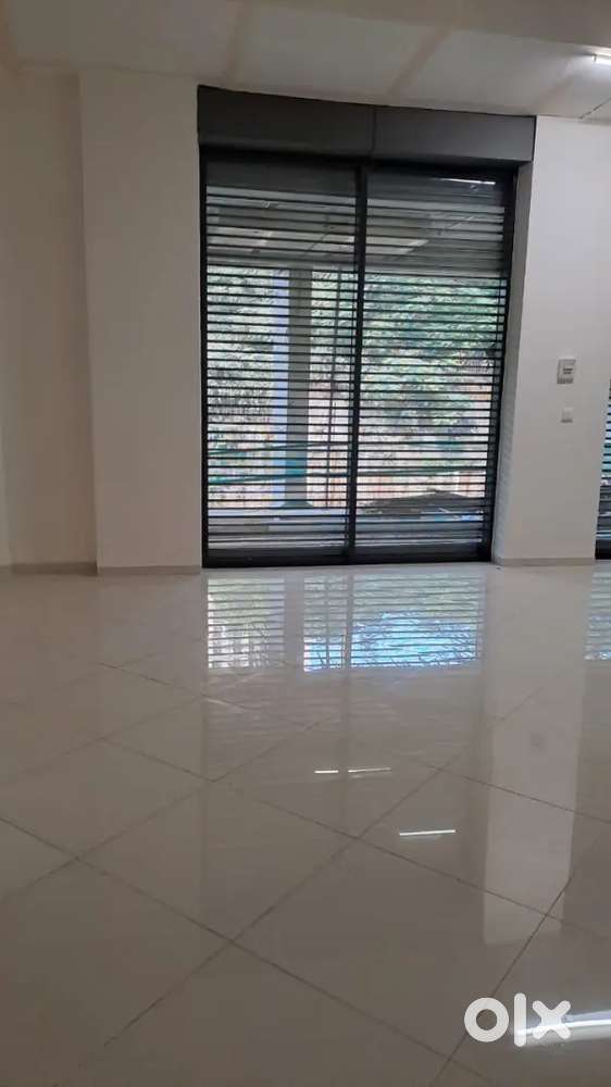 623SqFt  Shop on Ground Floor with 2×2 Vitrified tiles and 2 Side Open