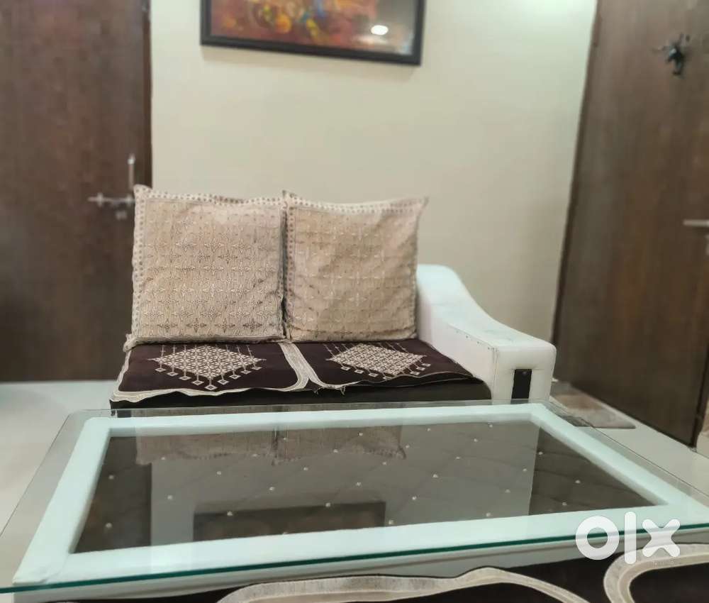 5 seater sofa set with center table ( white and brown sofa for sale)