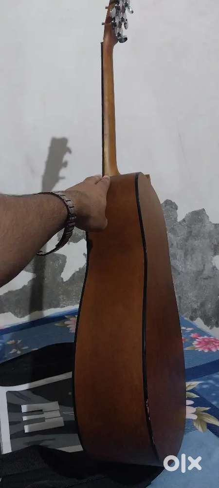 Yahama F280 model sell urgent