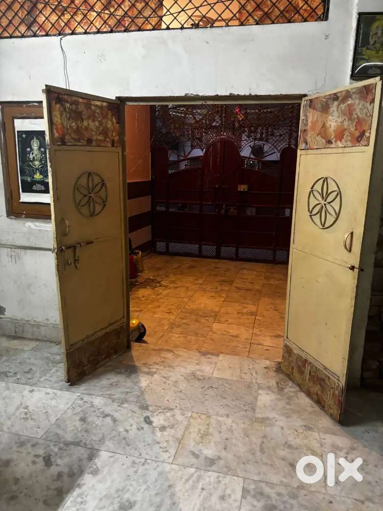 Super spacious hall 100 gaj for rent durgapuri chowk 100 m from  road