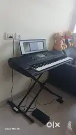 Yamaha PSR SX700 (Digital workstation keyboard)