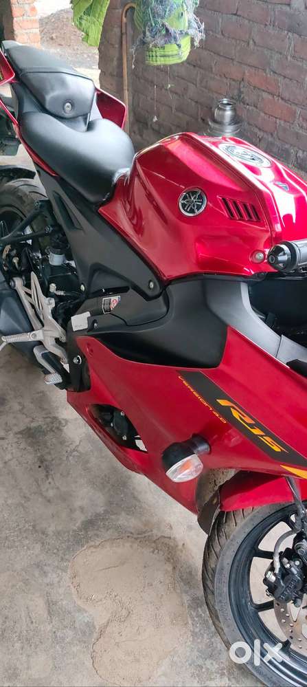 R15 V4 Red colour