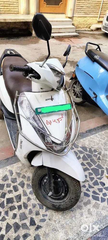 Ampere magnus EX electric scooter