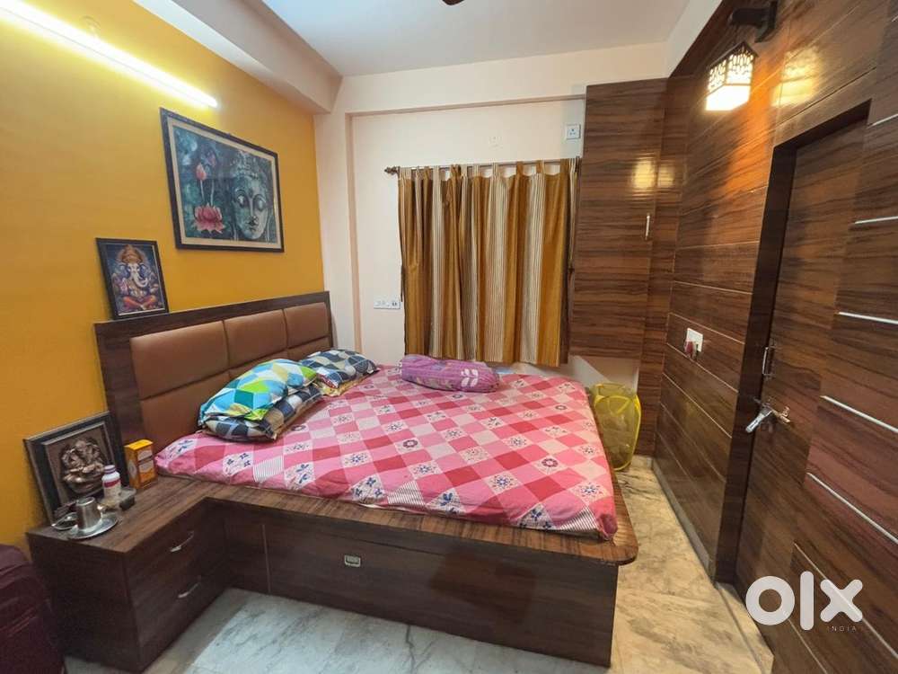 2bhk ready to move semi furnished flat at Haridevpur