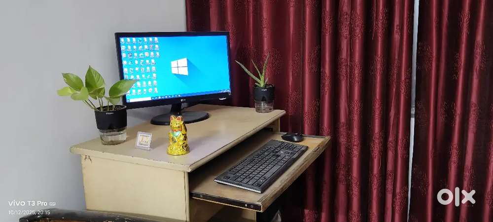 Desktop PC Core 2duo, LG HD Monitor, cordless HP keyboard and mouse