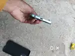 Phone me koi problem nahi hai ek dam new hai 6monht ho rha phone ko