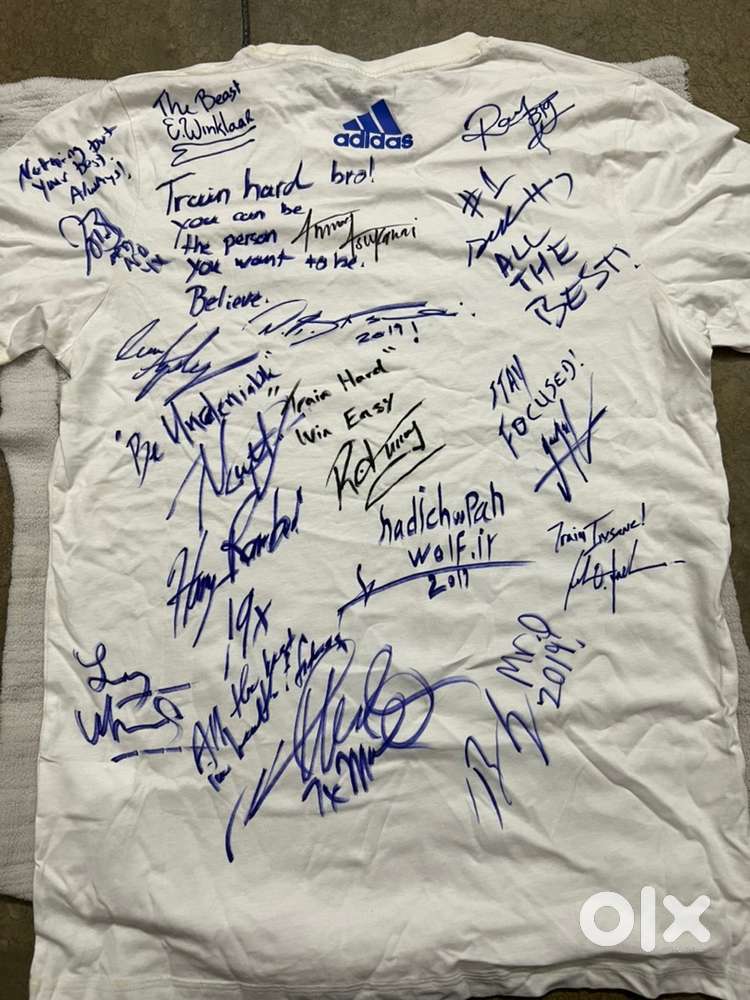 Orignal adidas t shirt signed by 15+ mr olympia athletes 2019