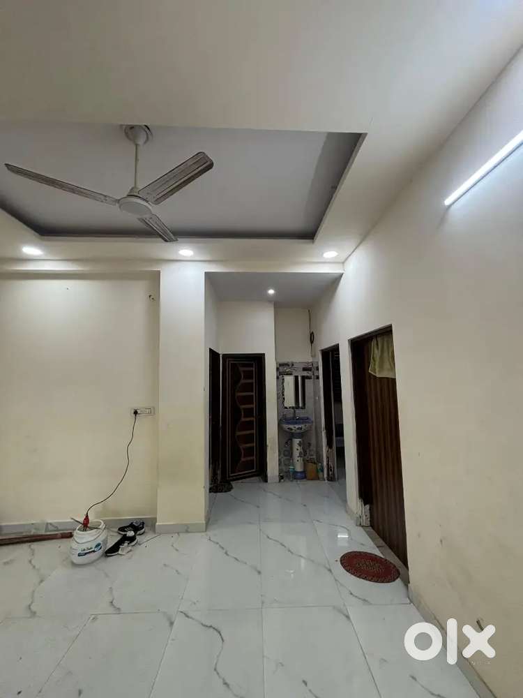 3 bhk flat 2 room book 1 room vacant rent 5500