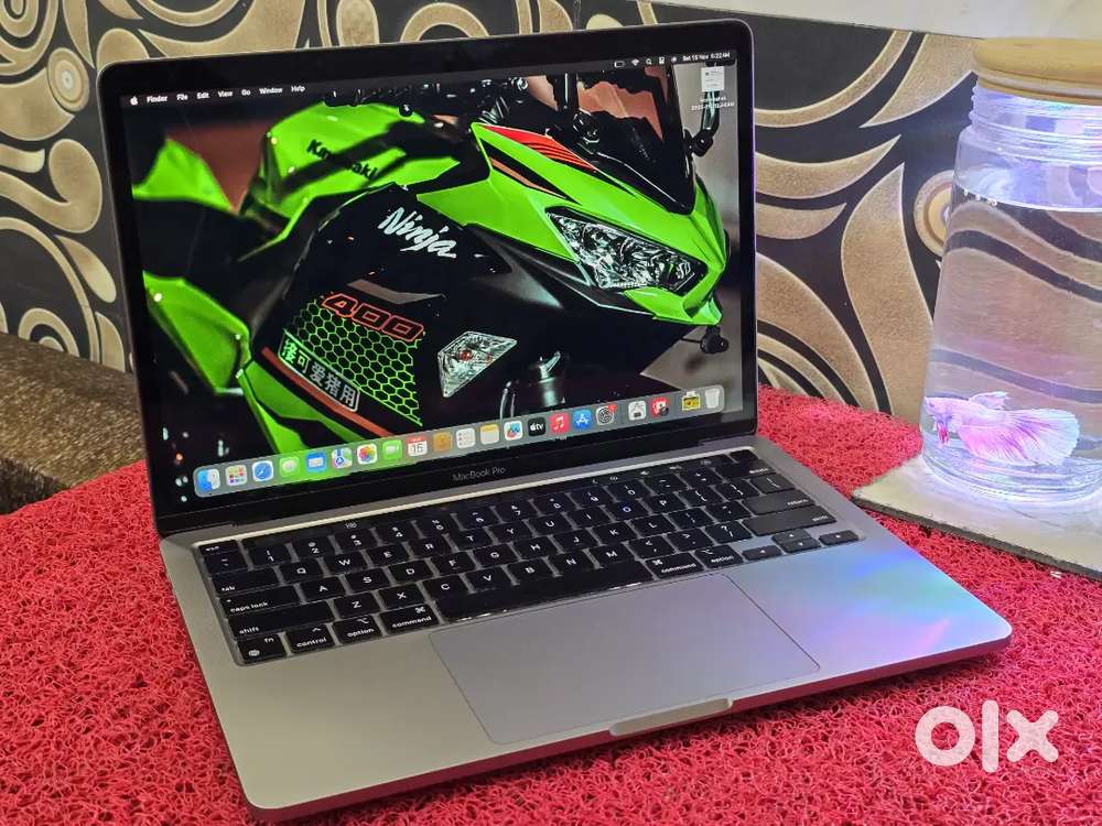 M1 Apple Macbook Pro 16gb Ram 256gb SSD Touchbar Touch ID  100% Health