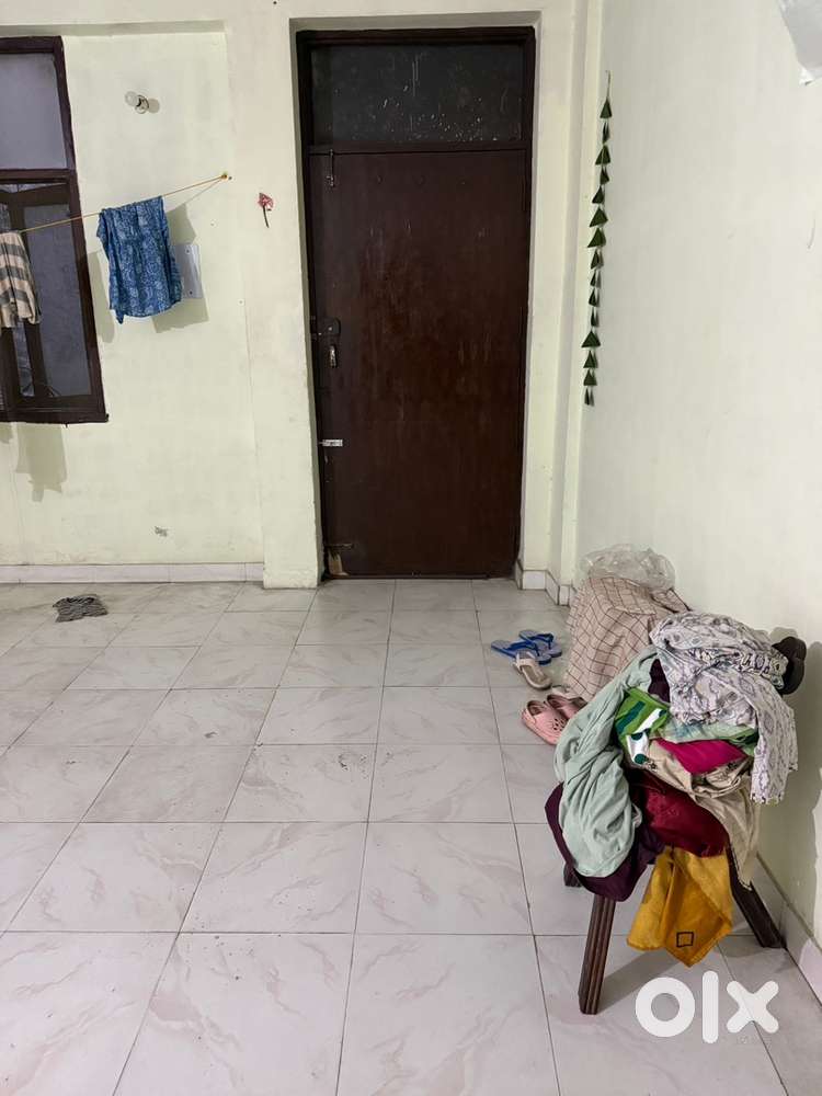 flats for girls student/ job person