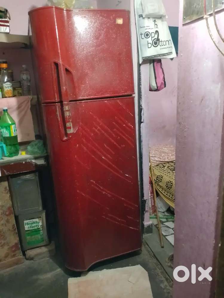 Good condition me hai cooling bhi acchi hai