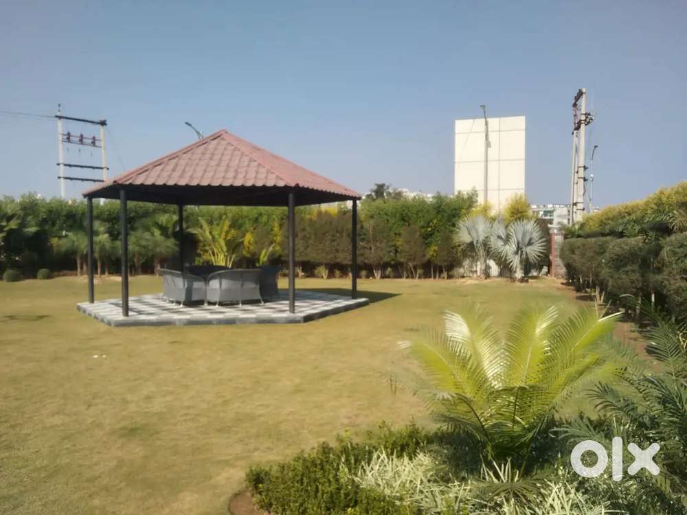 100 to 150 Syd Plots