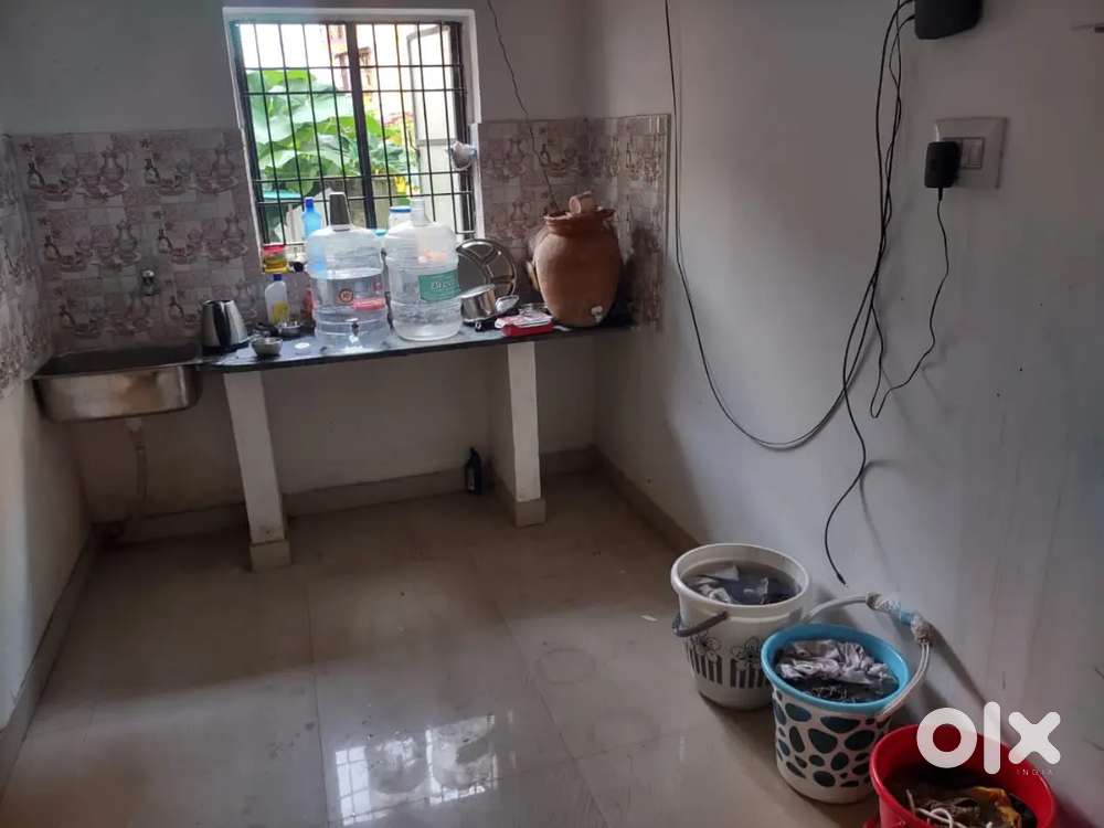 Ready To move 3BHK flat ia a very low price