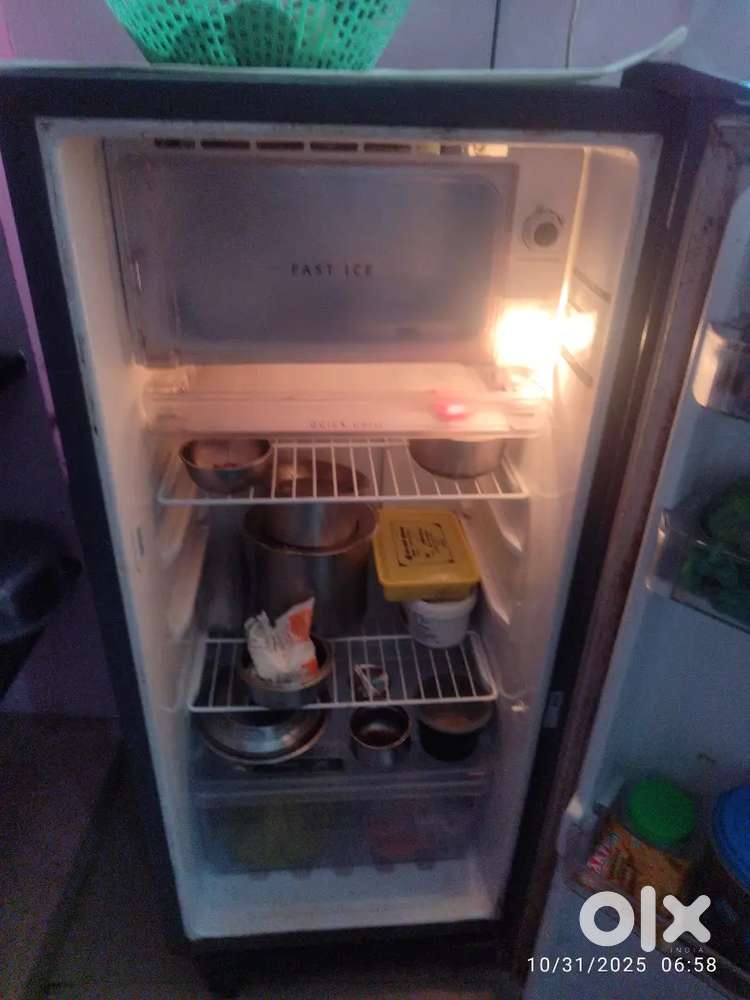 Fridge - whitpool 174 ltrs