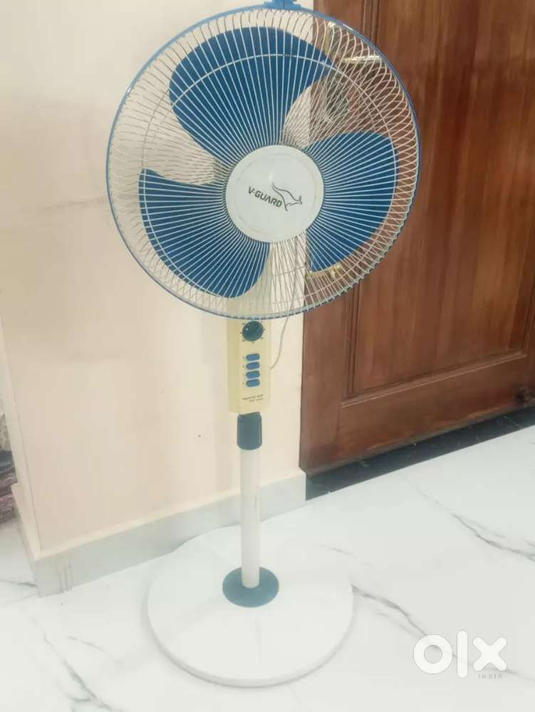 V. GUARD   PEDESTAL.   FAN.   IT.  IS.  NEW. CONDITION