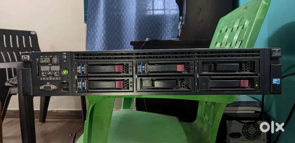 HP PROLIANT RACK SERVER
