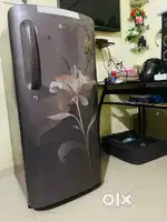 नया डबल डोर ka फ़्रीज़ लिया है इसलिए बेच रही हूँ