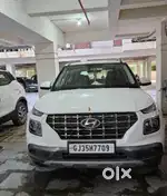 Hyundai Venue 2021 Petrol 25300 Km Driven
