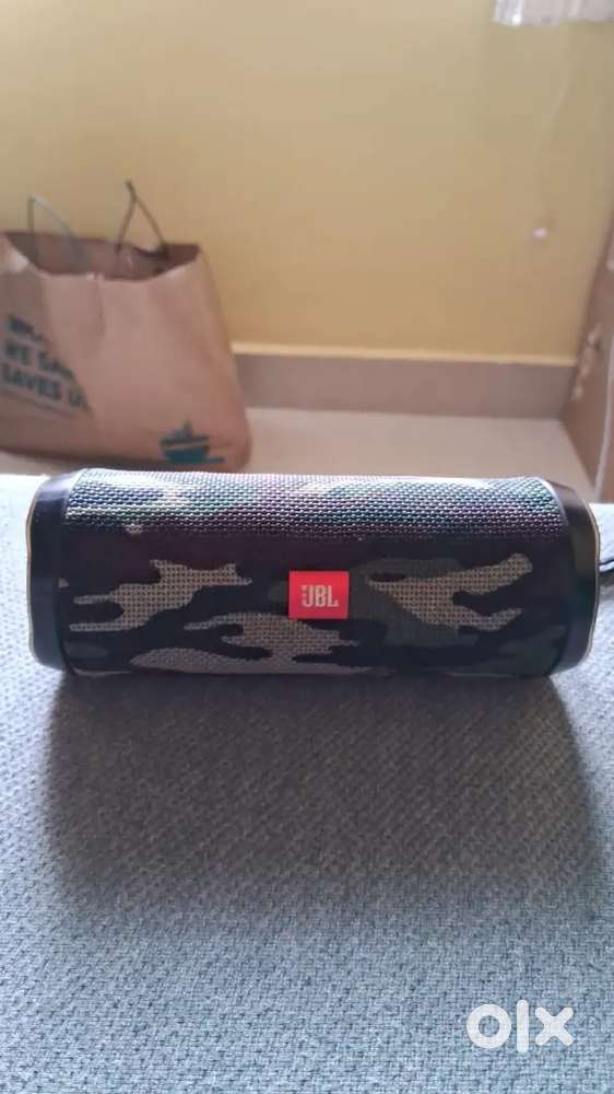 Jbl flip 4 Bluetooth speaker
