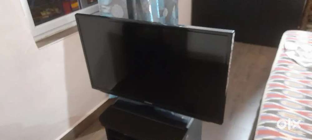 32 inch SAMSUNG Full HD LCD