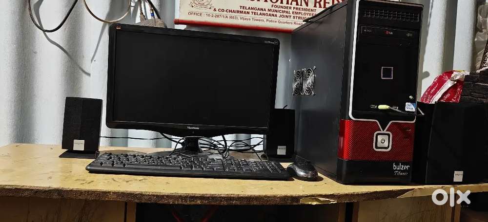 Cpu and monitor with sound boxes