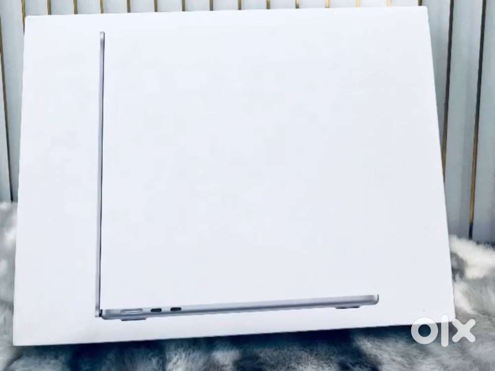 Macbook air m4 16/256gb sealed with box and 1 year warranty with  bill
