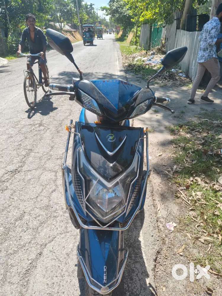 Zelio eva Scooty