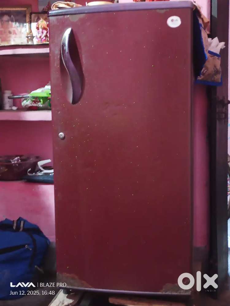 Red colour frij