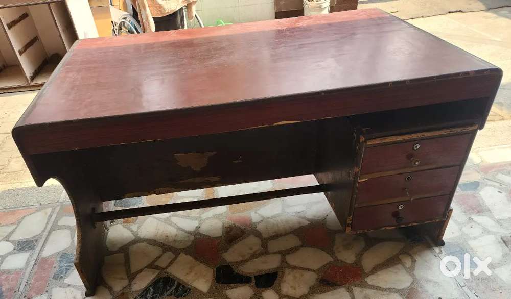 Office table