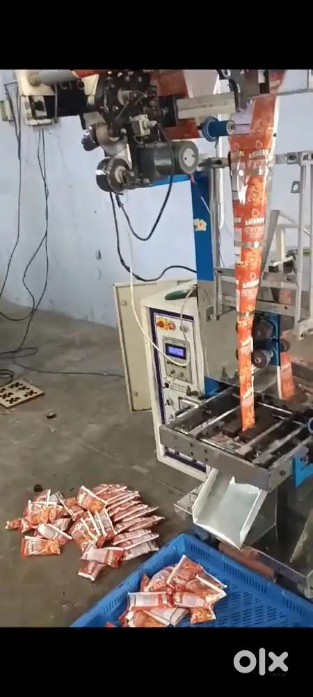 Pouch packing machine