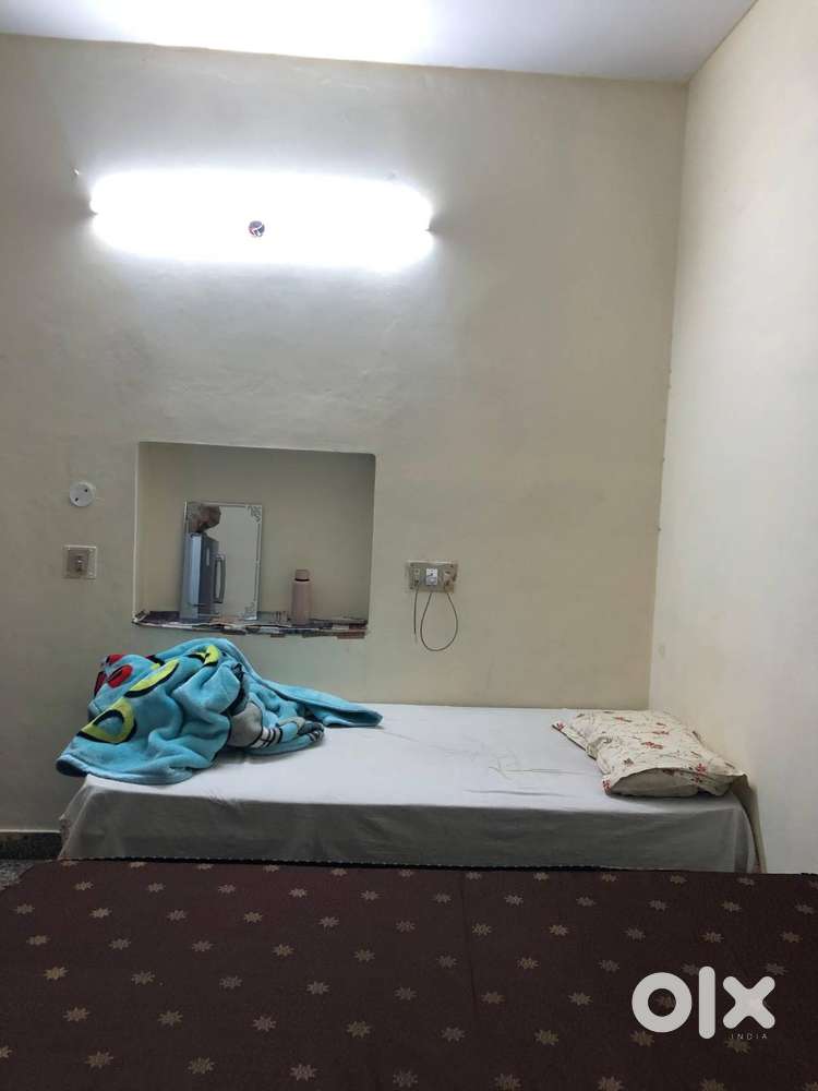 Independent PG one seat available for girls no timing restrictions