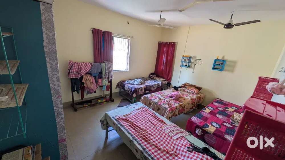 Girls roommates required for rent in shastri nagar.