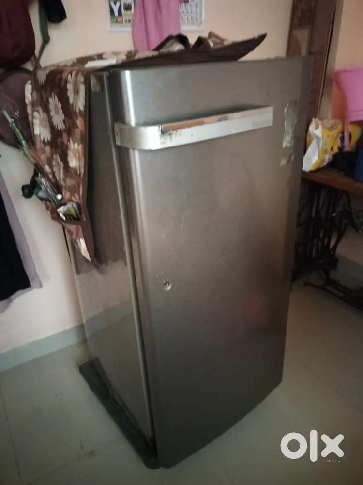 I sell fridge single door fridge grey colour fridge is on fridge is it