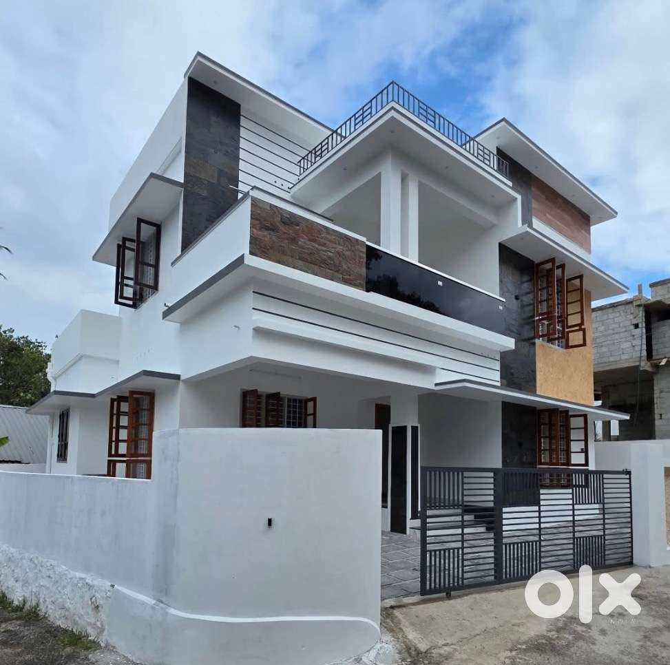 5cent new house for sale at Kariyavattom pullannivila 2200sq 4bhk