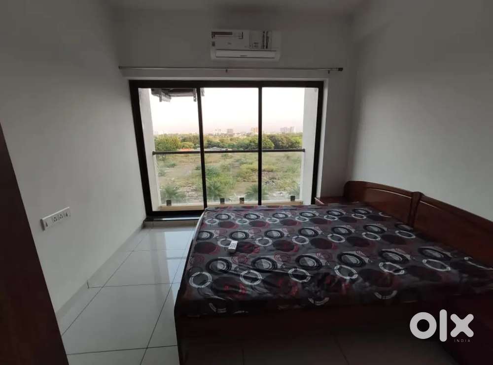 Beautiful 2 bhk full furnished flat near Ambika Township