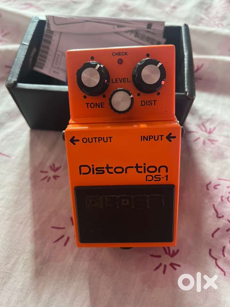 BOSS DISTORTION PEDAL DS-1