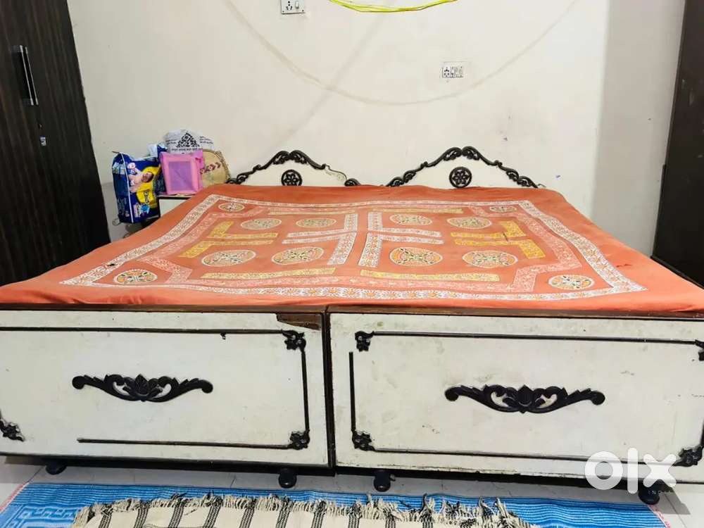 King size double bed