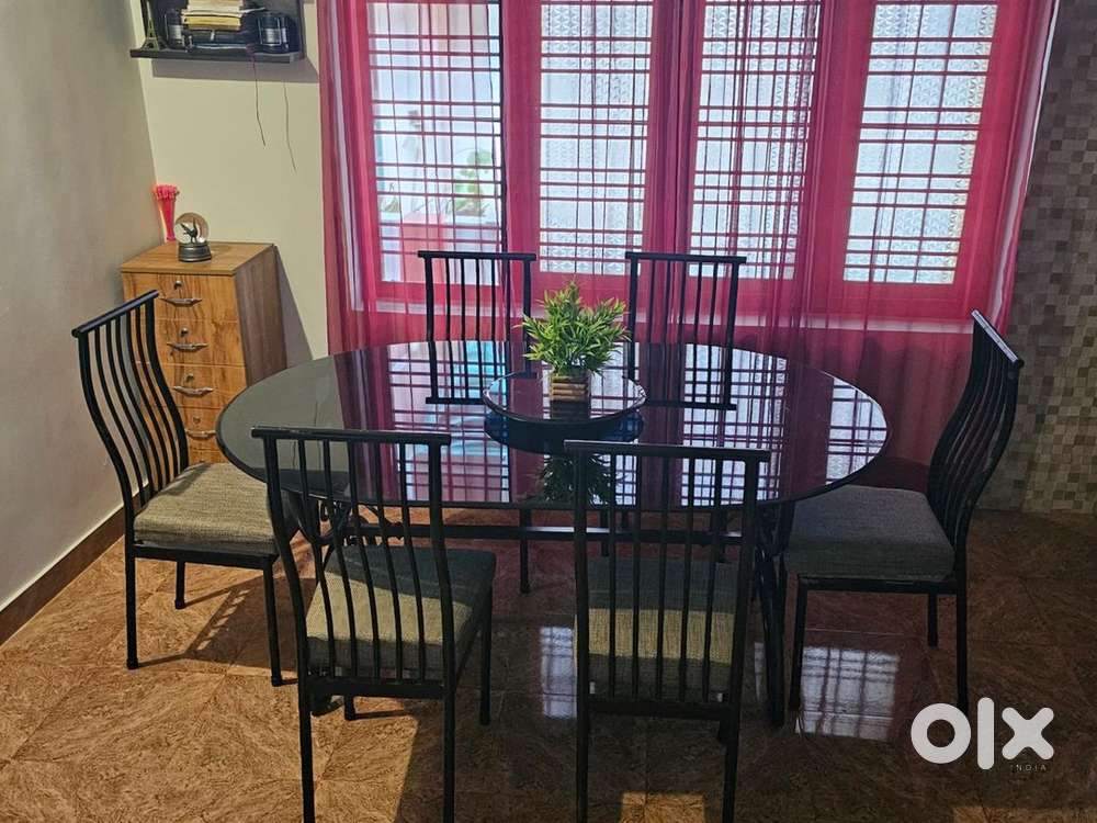 6-Seater Glass Dining Table Set – Excellent Condition