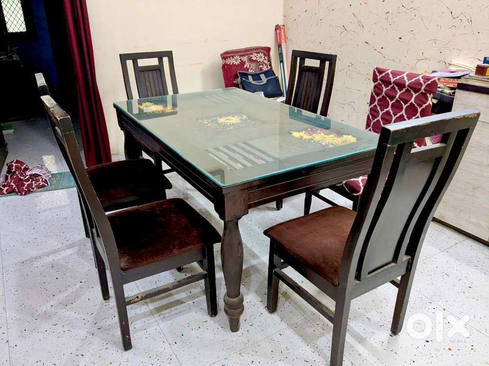 Elegant Teak Wood 6-Seater Dining Table