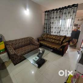 Combo of sofa set & centre table 4sale no repairing work no bed smell