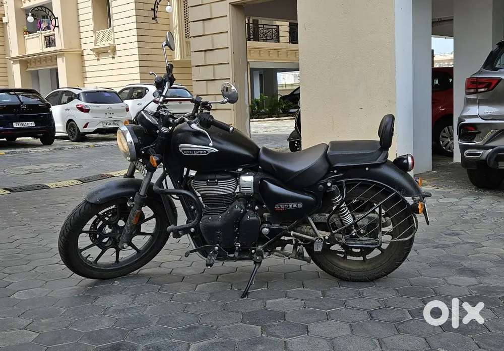 Less kilometres driven Royal enfield meteor 350