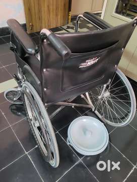 Wheelchair with Seatbelt, Handbrake & CommodeBrand new