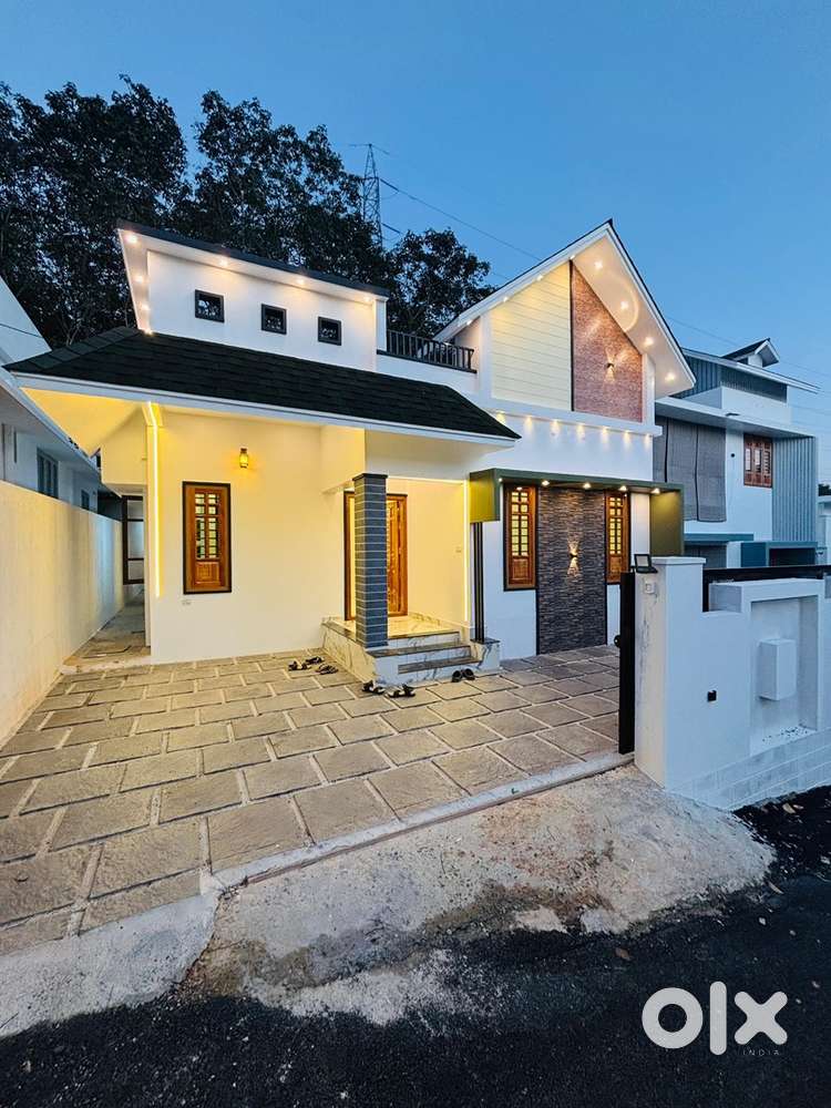 New house for sale malayinkeezhu Anthiyoorkonam