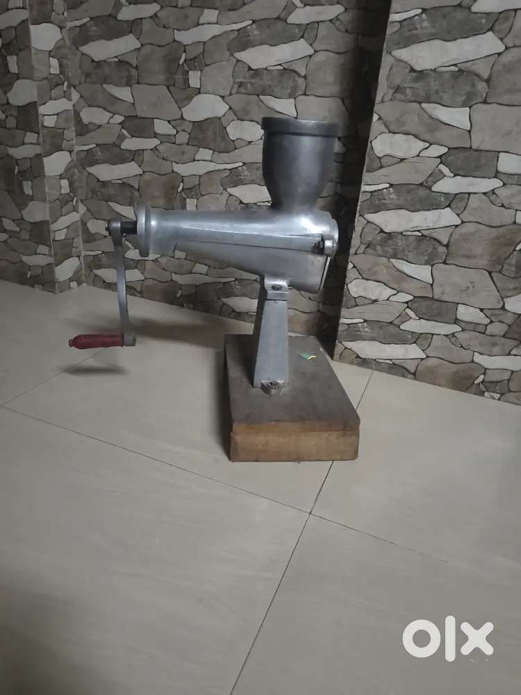 Heavy duty commercial juicer