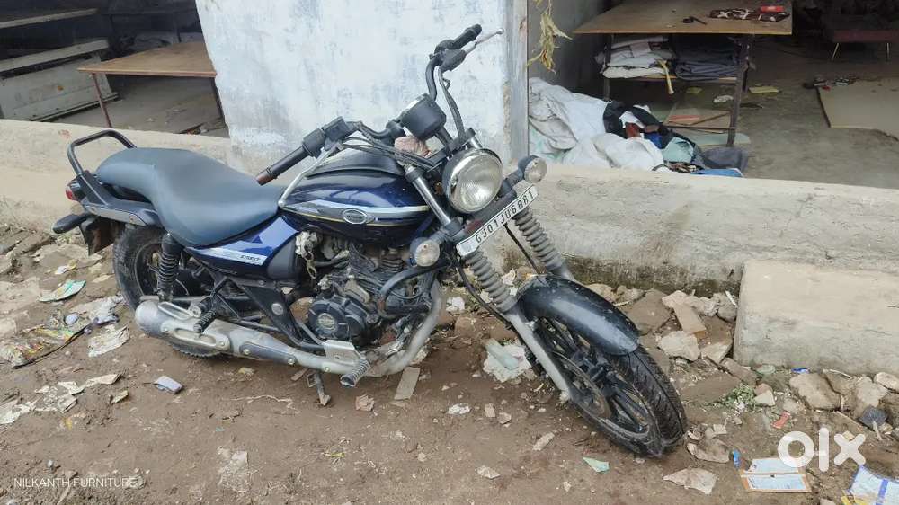 BAJAJ AVENGER STREET