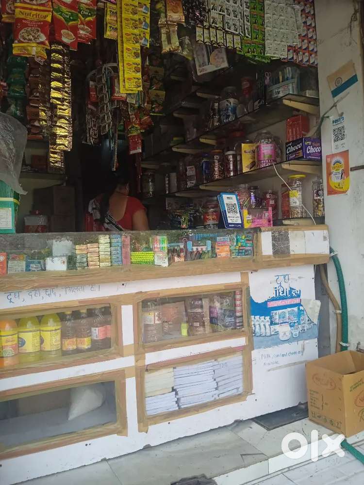 दुकान का काउंटर और रैक काच का
