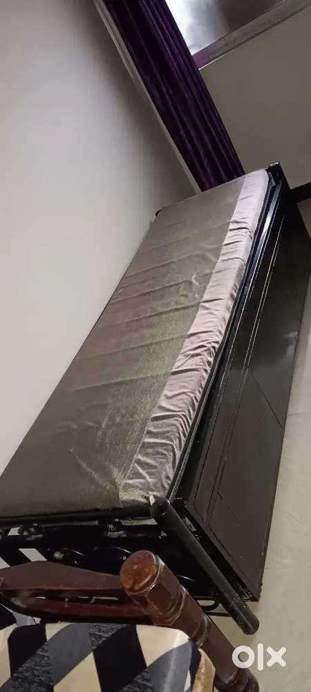 Metal Diwan cum bed
