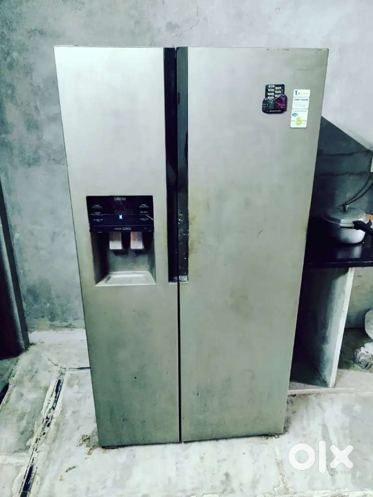 Samsung 650litre fridge for sale 7 year old hai in good condition