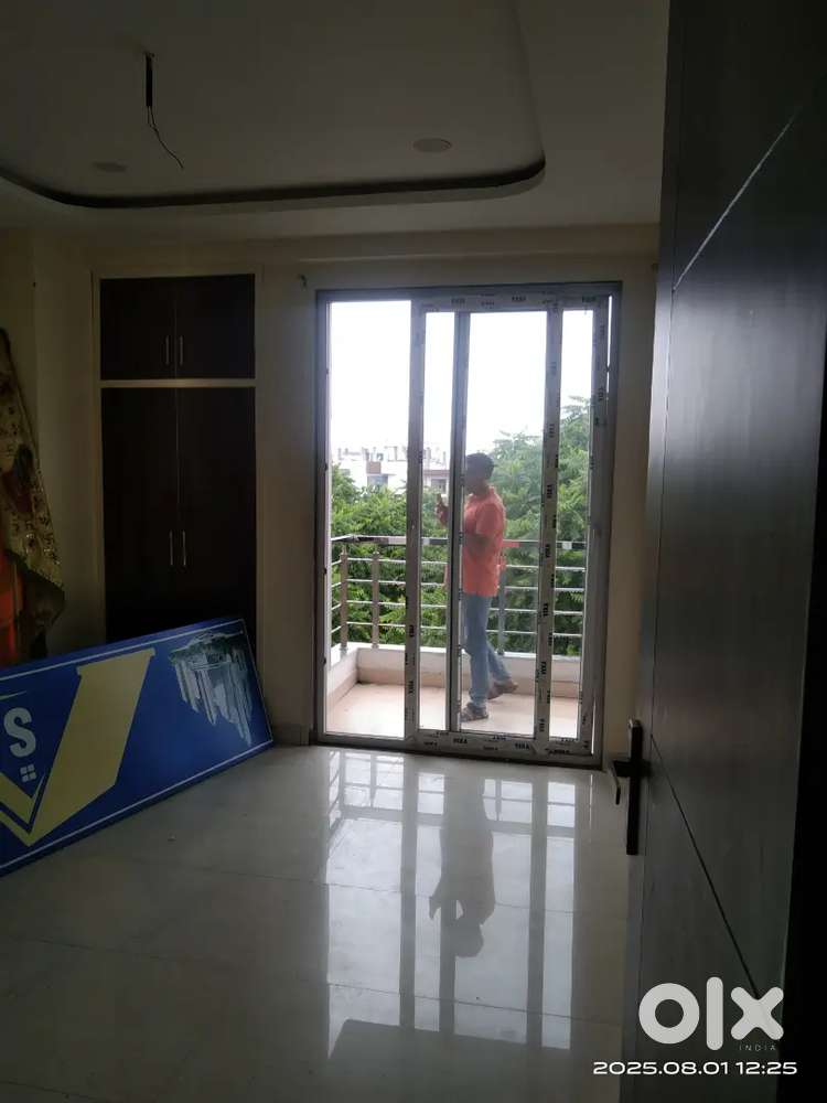 2 bhk flate in saket nagar