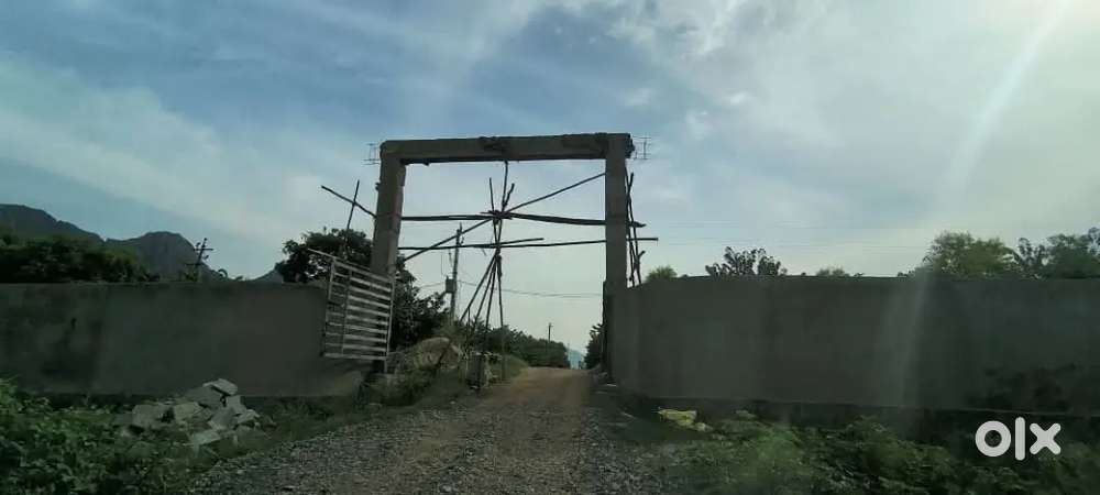 పేరచర్ల సమీపంలో రోడ్డు ఫేసింగ్ తో స్పాట్ రిజిస్ట్రేషన్ ప్లాట్స్  5000/